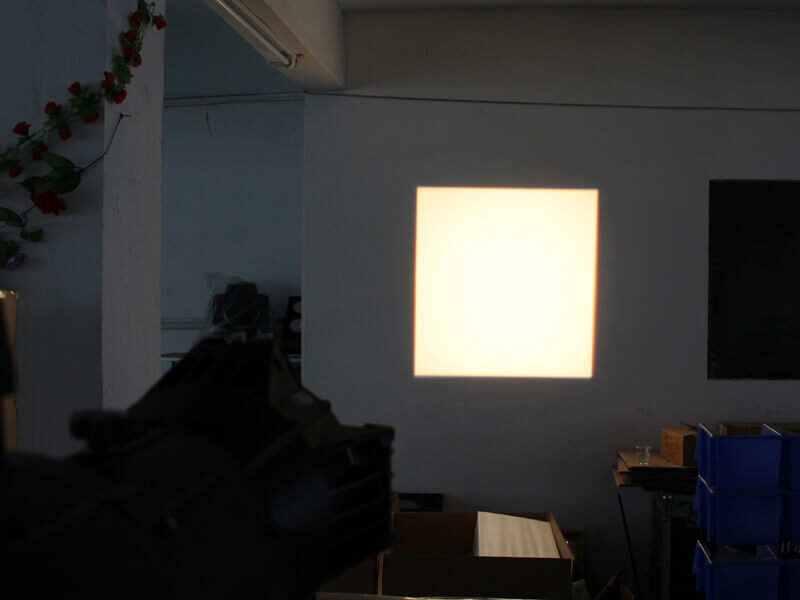 Foco LED de perfil de lente fija de 400 W